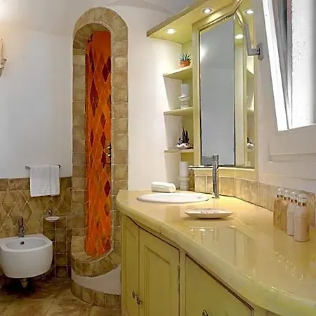 Padulella 8+2, Emma Hotel 4*